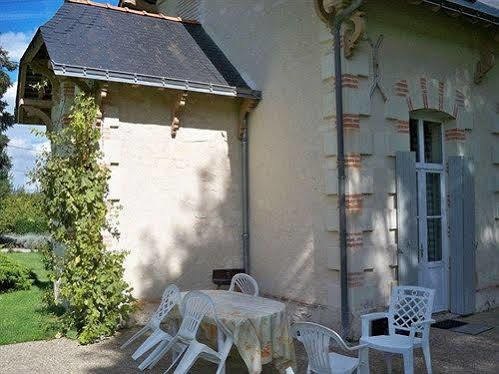 Hotel The Resid For Calixte Pérouges Exterior foto