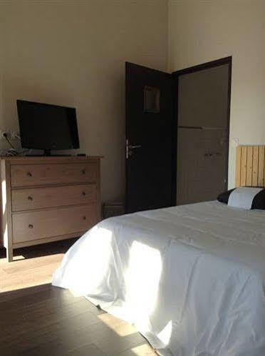 Hotel The Resid For Calixte Pérouges Exterior foto